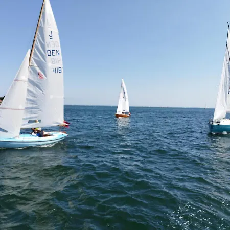 Lejlighed 5 Mit Terrasse, Parkplatz, Fahrradgarage, Tram Polin, Tischtennis